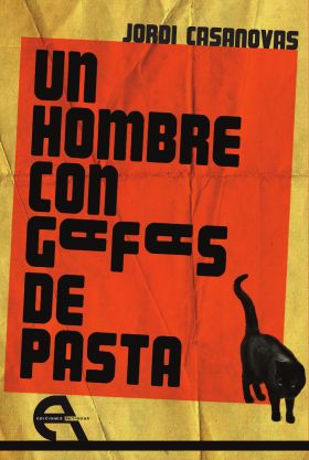 UN HOMBRE CON GAFAS DE PASTA